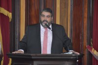 Agora é Lei: Cobrança da iluminação pública deverá ser reestruturada em Petrópolis