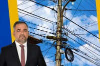 AGORA É LEI: Limpeza de fios e cabos em postes da cidade se torna obrigatória