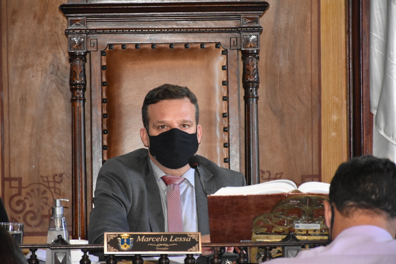 Câmara aprova indicação para que Prefeitura faça locação de caminhões para coleta de lixo