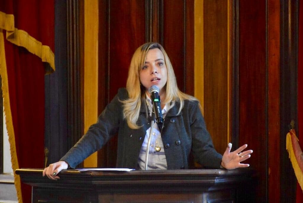 Câmara aprova projeto que permite uso de cão de apoio emocional em lugares públicos