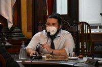 Câmara aprova projeto que prevê punições para escolas que não informarem afastamento de profissionais por suspeita de Covid-19