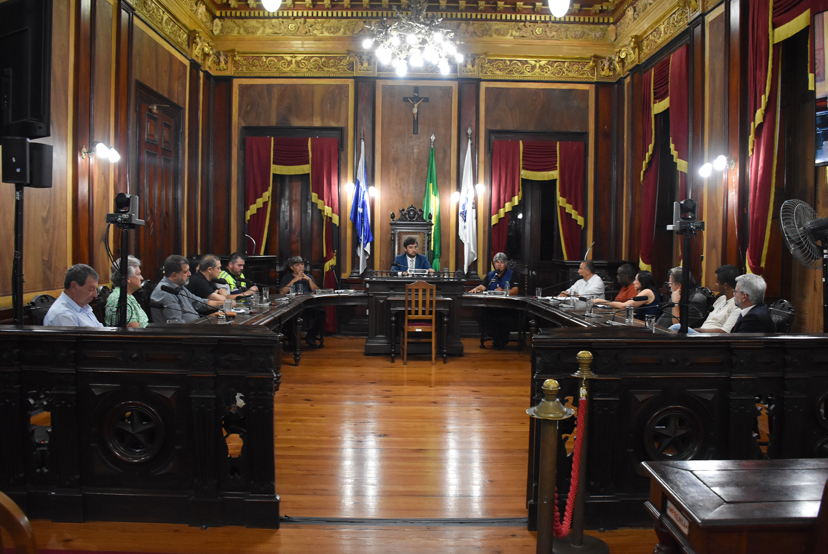 Câmara de Petrópolis debate desafios dos polos de moda da Rua Teresa e do Bingen