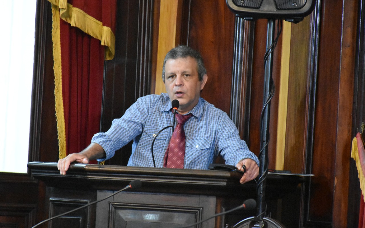 Câmara Municipal aprova criação da Semana "Eu freio para Animais"