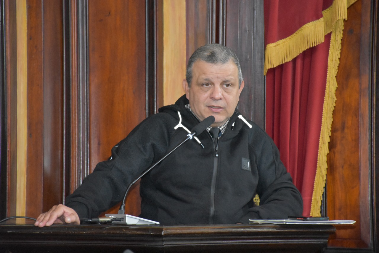 Câmara Municipal aprova criação de cargos efetivos de biólogo e médico veterinário para a Cobea