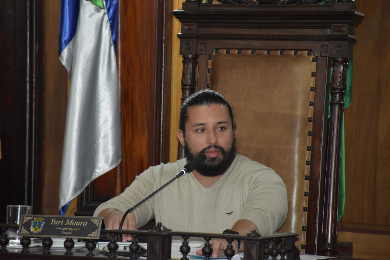 Câmara Municipal cobra pagamento de piso salarial a intérprete de libras do sistema público