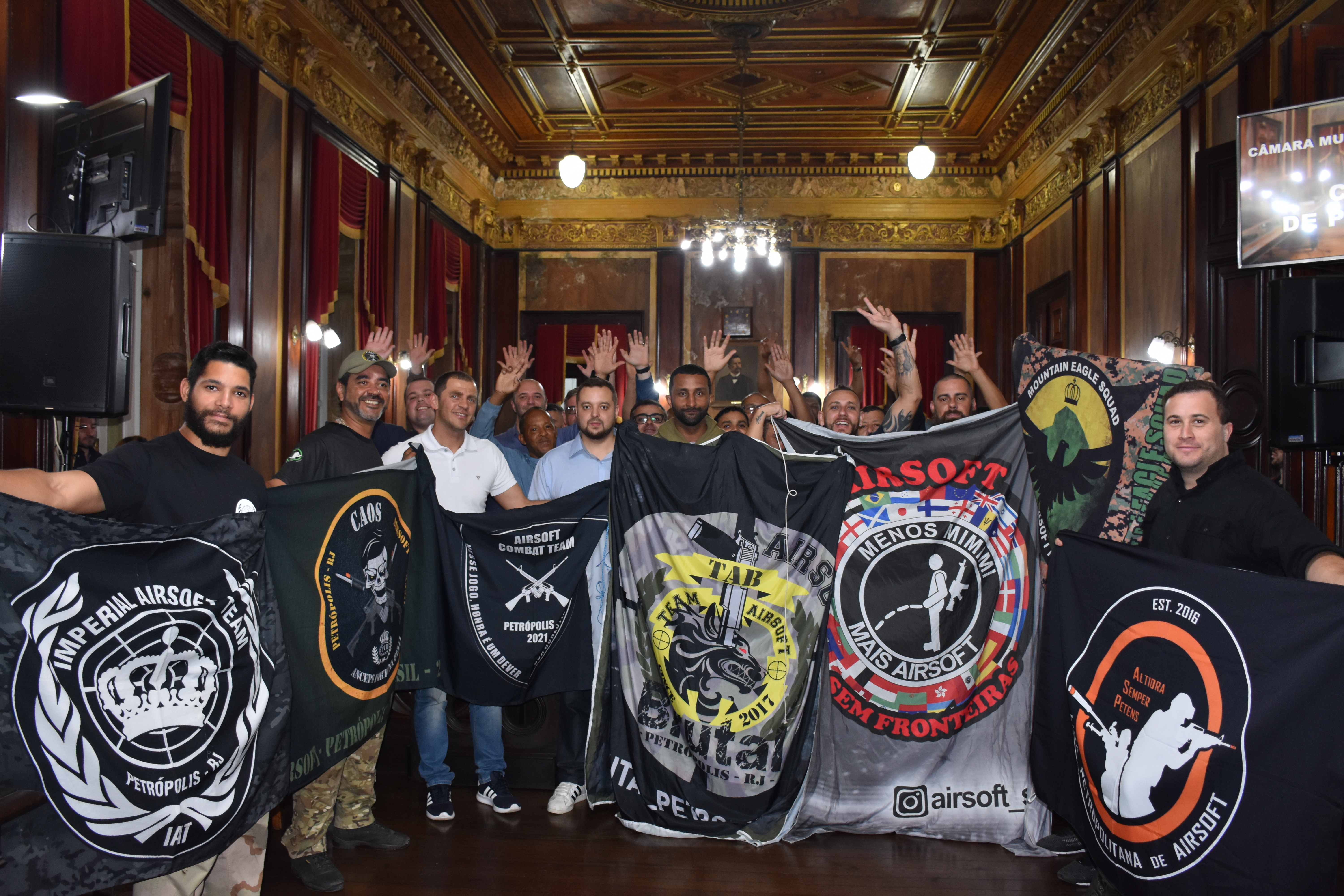 Câmara Municipal recebe operadores de airsoft para falar demandas sobre o esporte