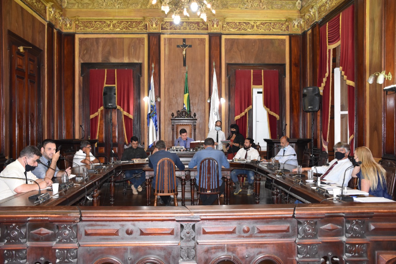 Câmara Municipal retoma Sessões Plenárias com um minuto de silêncio pelas vítimas da chuva
