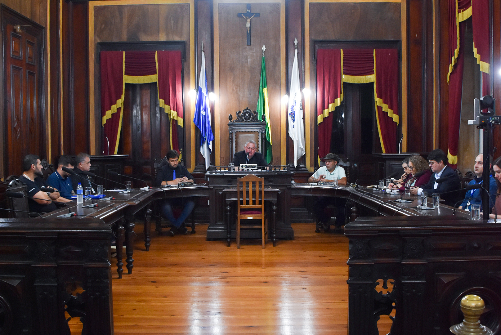 Câmara realiza audiência pública sobre os serviços da Enel em Petrópolis