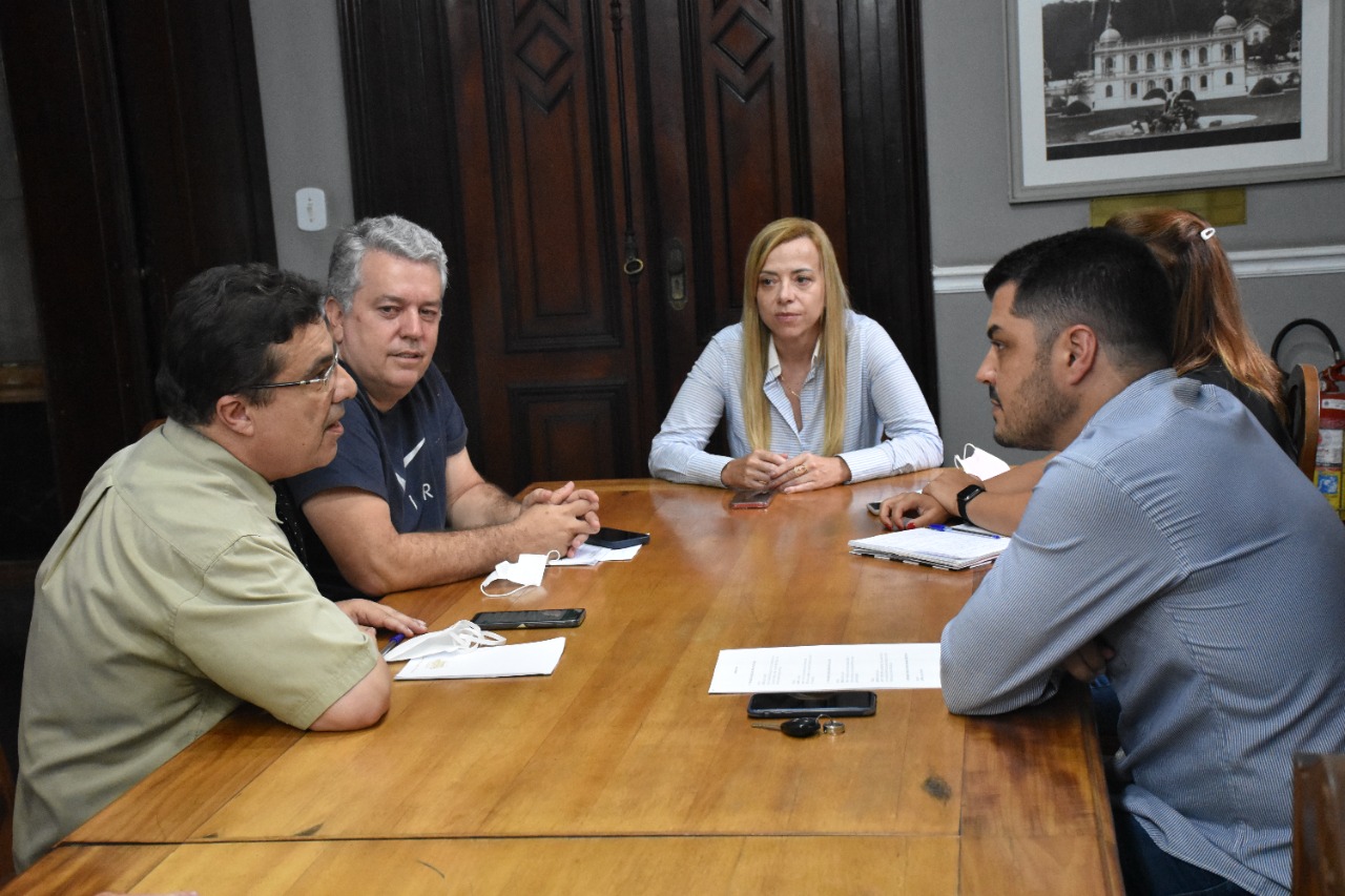 Comissão criada para analisar contrato com Águas do Imperador se reúne e define plano de trabalho