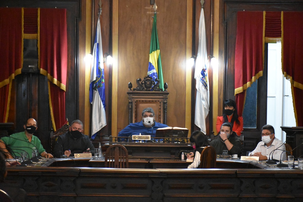 Estudos do PCCS da COMDEP são entregues à Prefeitura