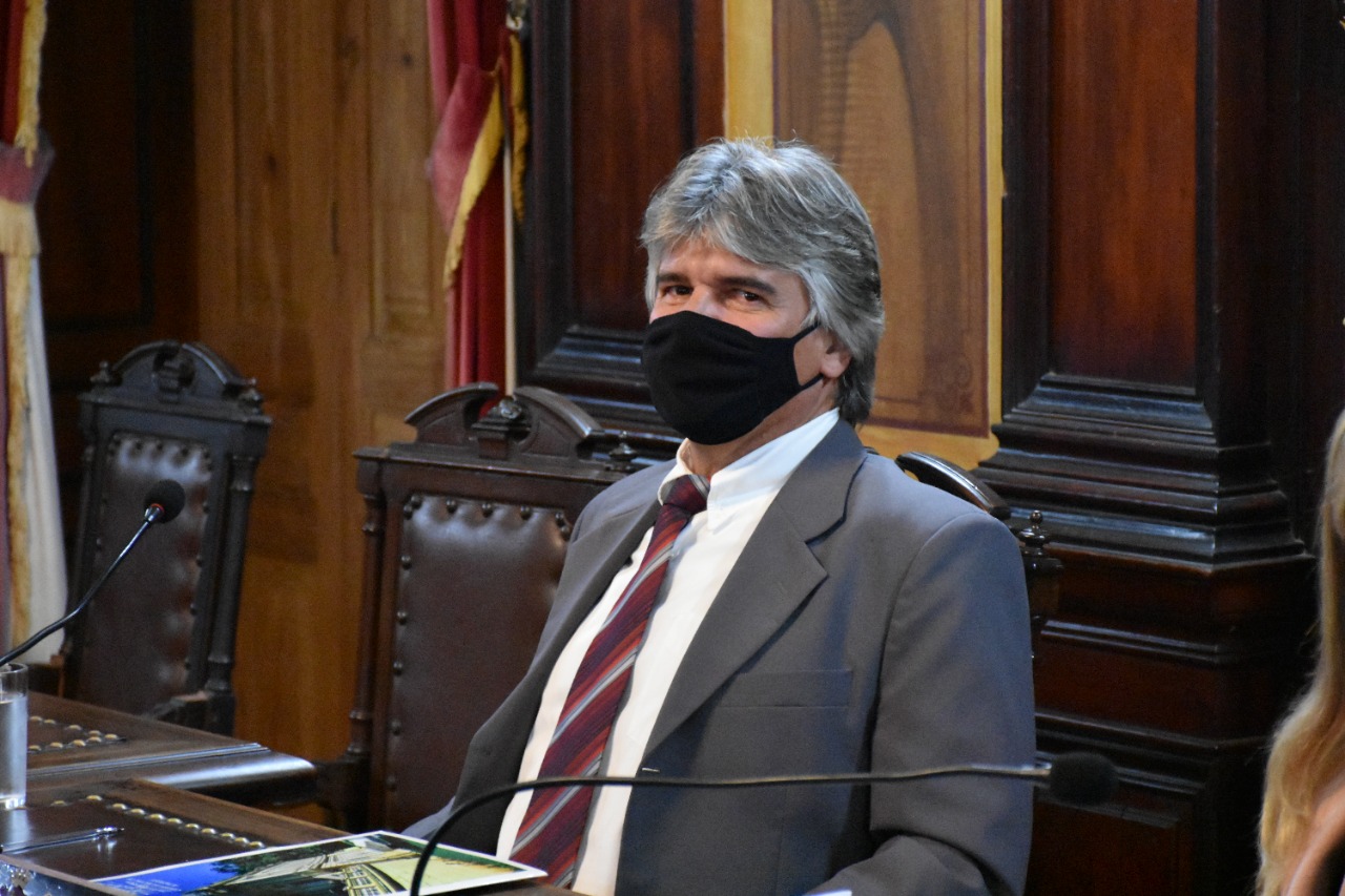 Indicação para facilitar soluções de problemas de iluminação pública é aprovada na Câmara