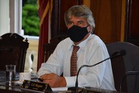 Instalação de painéis solares em escolas e hospitais públicos é aprovada na Câmara