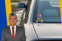 Projeto de Lei propõe fornecimento gratuito de adesivos para identificação de veículos que transportam pessoas com autismo
