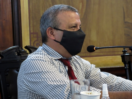 Vereador pede prioridade na vacinação para veterinários