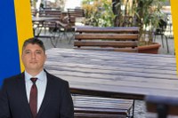 Vereador propõe que estabelecimentos comerciais possam instalar mesas, cadeiras e guarda-sóis nas praças públicas