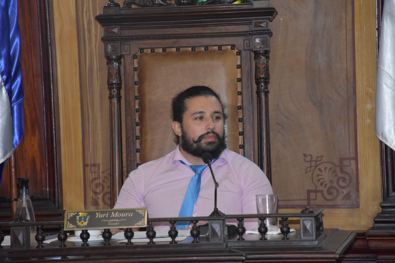 Vereador protocola projeto de lei que proíbe estacionamento rotativo na ciclofaixa da Av. Barão do Rio Branco