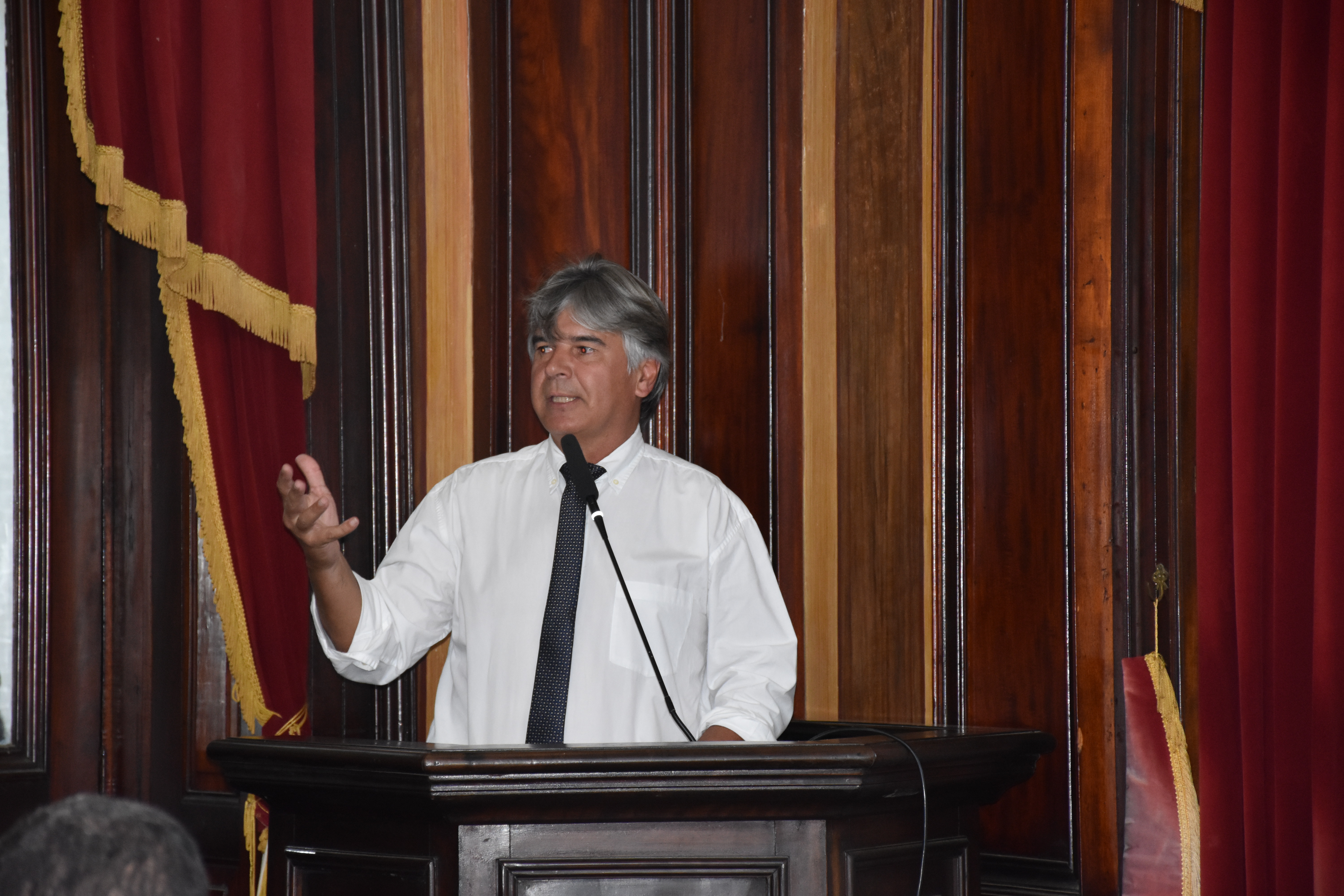 Vereador quer Plano de Modernização da Iluminação Pública em Petrópolis