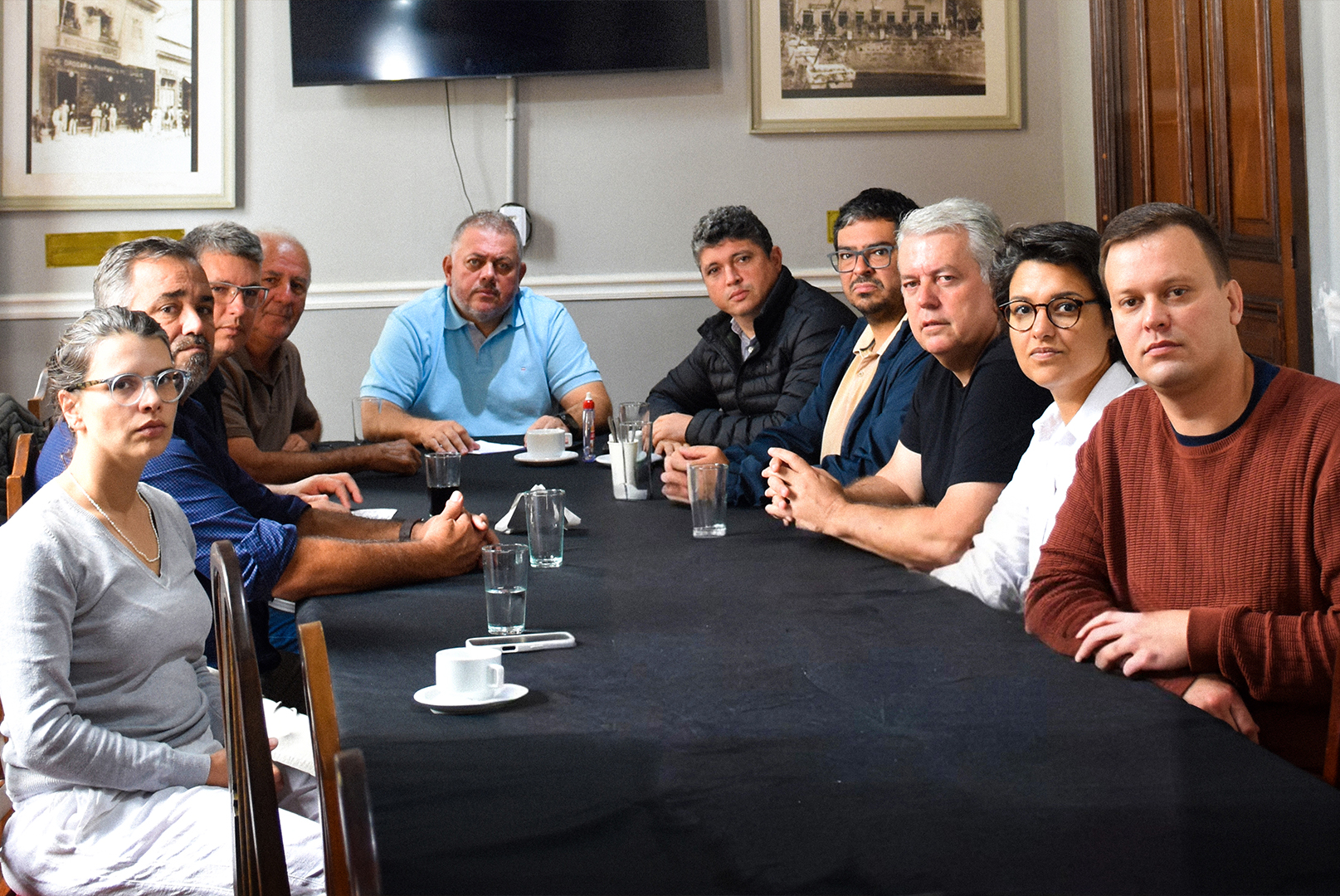 Vereadores se reúnem preocupados com a situação financeira da cidade